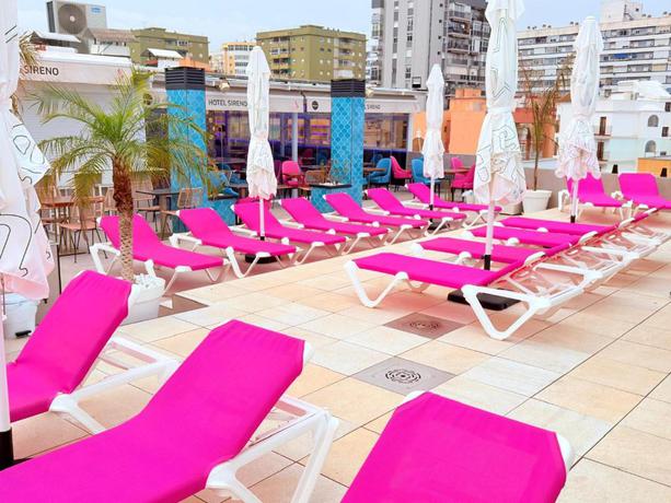 Imagen de la piscina del Hotel Ritual Sireno Torremolinos - Adults Only. Foto 23
