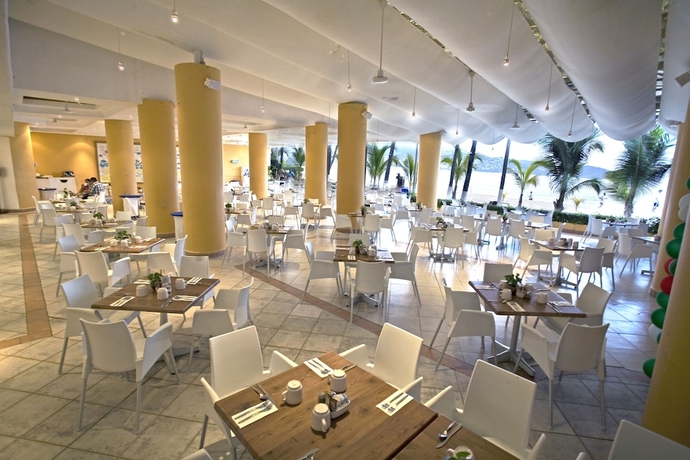 Imagen del bar/restaurante del Hotel Ritz Acapulco All Inclusive. Foto 3