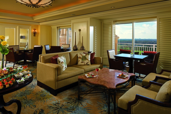 Imagen de los interiores del Hotel Ritz Carlton Grande Lakes. Foto 12