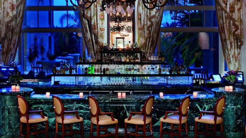 Imagen del bar/restaurante del Hotel Ritz Carlton Grande Lakes. Foto 6