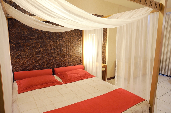 Imagen de la habitación del Hotel Ritz Lagoa Da Anta. Foto 7