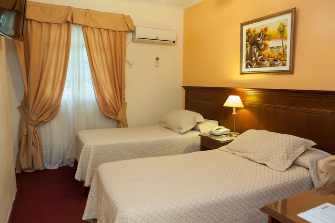 Imagen de la habitación del Hotel Ritz Mendoza. Foto 15