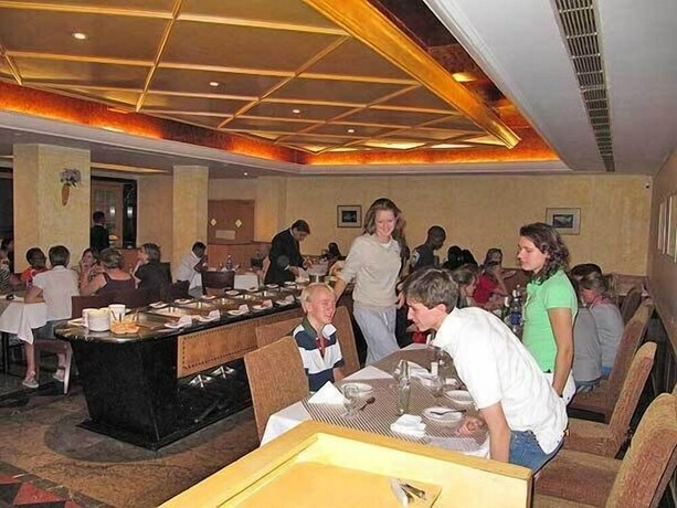 Imagen del bar/restaurante del Hotel Ritz Plaza, Amritsar. Foto 22
