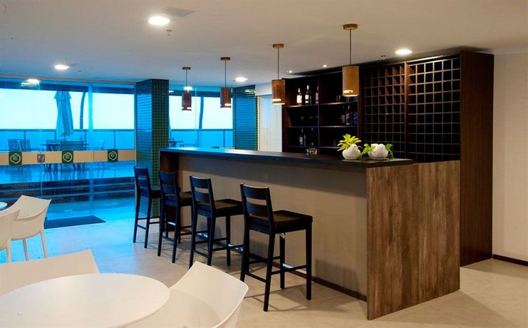 Imagen del bar/restaurante del Hotel Ritz Suites Grand Boutique. Foto 6