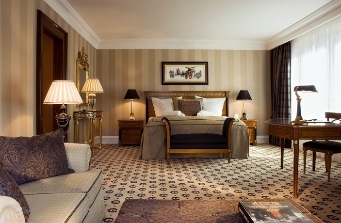 Imagen de la habitación del Hotel Ritz-Carlton Berlin. Foto 6