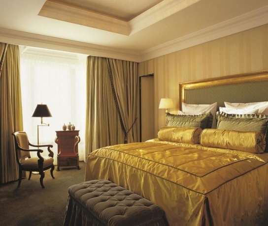Imagen de la habitación del Hotel Ritz-Carlton Berlin. Foto 9