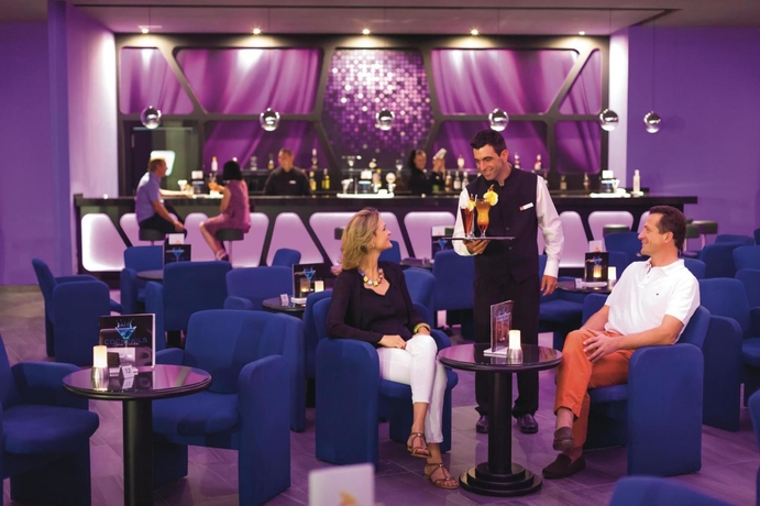 Imagen del bar/restaurante del Hotel Riu Arecas - Adults Only. Foto 4