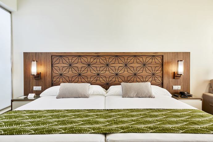 Imagen de la habitación del Hotel Riu Atoll-All Inclusive. Foto 5