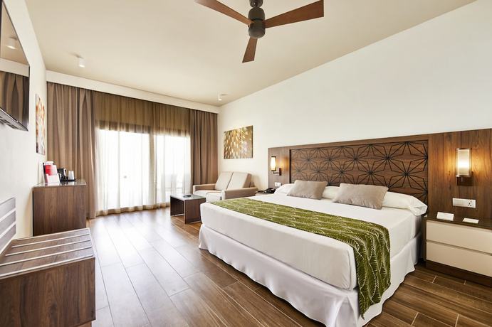 Imagen de la habitación del Hotel Riu Atoll-All Inclusive. Foto 6
