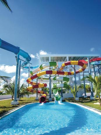 Imagen de la piscina del Hotel Riu Bambu - All Inclusive. Foto 16