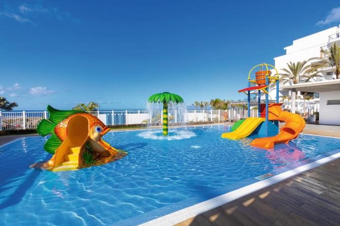 Imagen de la piscina del Hotel Riu Buenavista All Inclusive. Foto 16