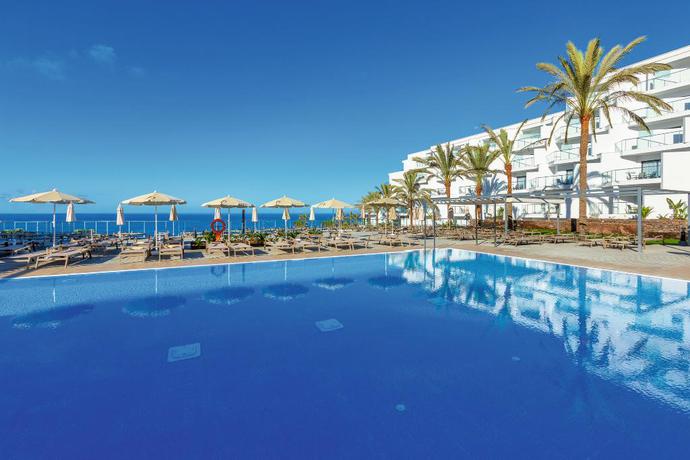 Imagen de la piscina del Hotel Riu Buenavista All Inclusive. Foto 20