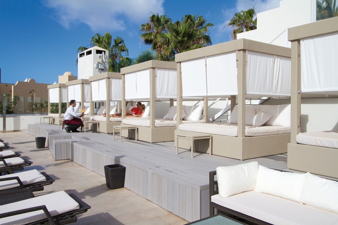 Imagen de los interiores del Hotel Riu Calypso. Foto 14