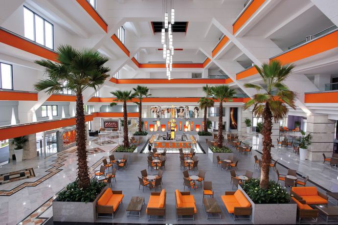Imagen de los interiores del Hotel Riu Caribe All Inclusive. Foto 8