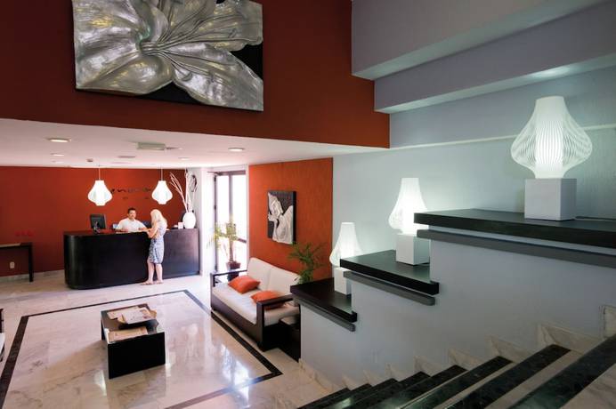 Imagen de los interiores del Hotel Riu Caribe All Inclusive. Foto 10