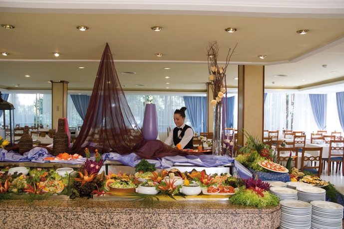 Imagen del bar/restaurante del Hotel Riu Concordia. Foto 3