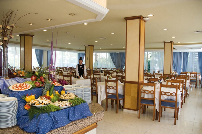 Imagen del bar/restaurante del Hotel Riu Concordia. Foto 5