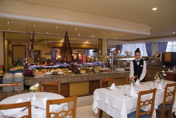 Imagen del bar/restaurante del Hotel Riu Concordia. Foto 8