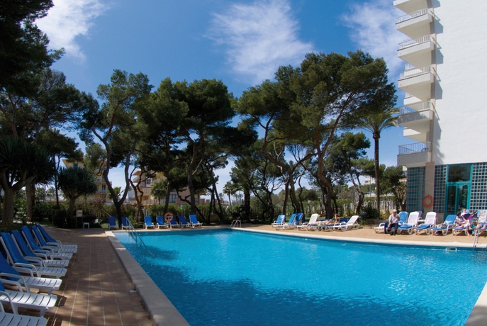Imagen de la piscina del Hotel Riu Concordia. Foto 16