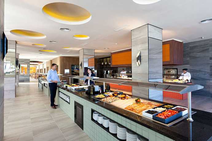 Imagen del bar/restaurante del Hotel Riu Costa Del Sol All Inclusive. Foto 3