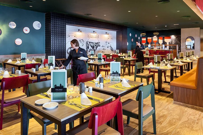 Imagen del bar/restaurante del Hotel Riu Costa Del Sol All Inclusive. Foto 9