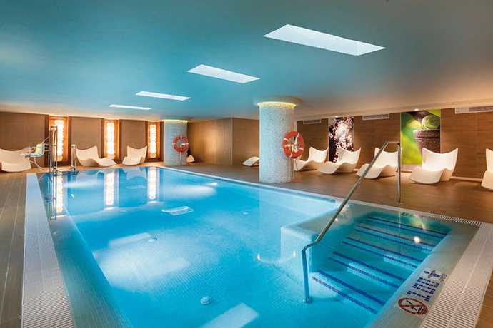Imagen de la piscina del Hotel Riu Costa Del Sol All Inclusive. Foto 26