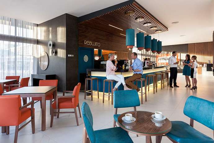 Imagen del bar/restaurante del Hotel Riu Costa Del Sol All Inclusive. Foto 12