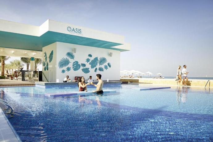 Imagen de la piscina del Hotel Riu Dubai Beach Resort - All Inclusive. Foto 17