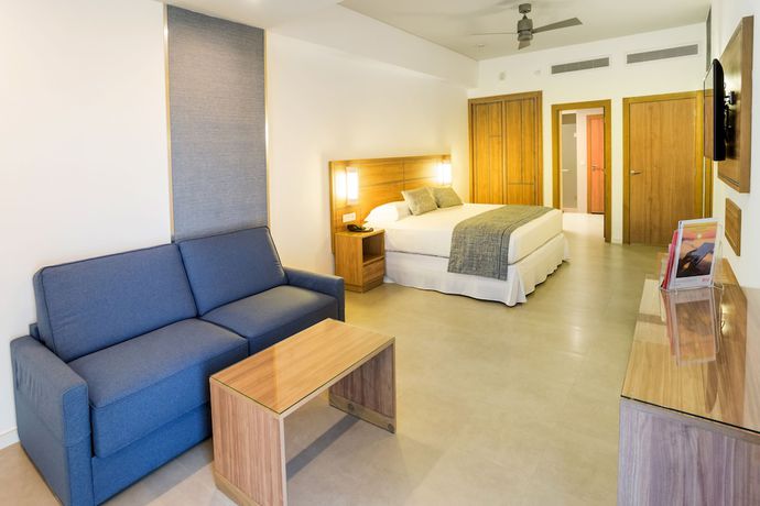 Imagen de la habitación del Hotel Riu Emerald Bay. Foto 4