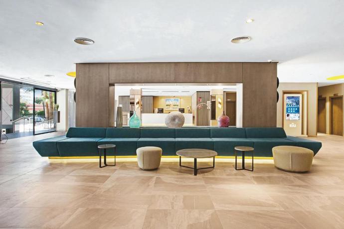 Imagen de los interiores del Hotel Riu Festival. Foto 16