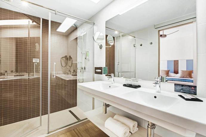 Imagen de la habitación del Hotel Riu Festival. Foto 14