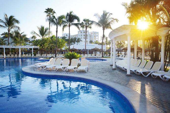 Imagen de la piscina del Hotel Riu Flamingos - All Inclusive. Foto 15