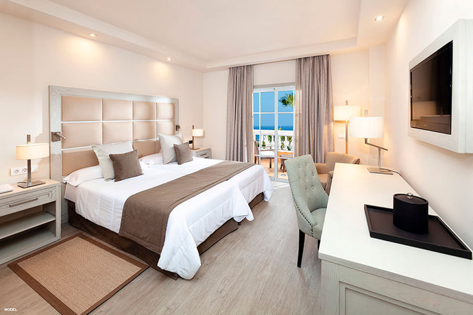 Imagen de la habitación del Hotel Riu Garoé. Foto 7