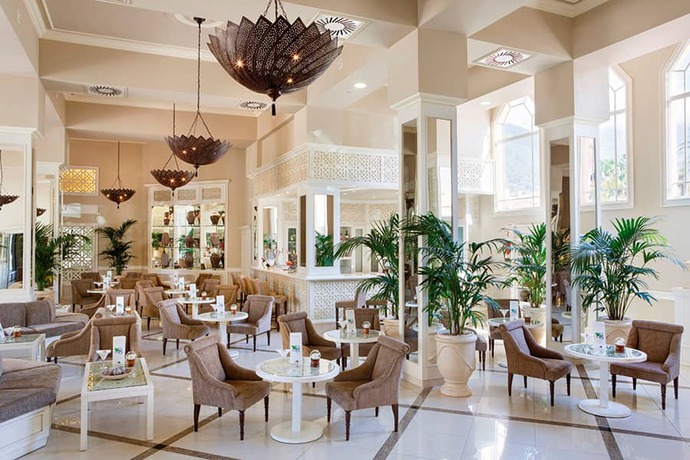 Imagen de los interiores del Hotel Riu Garoé. Foto 19