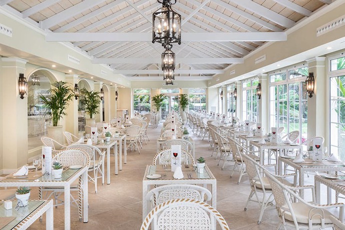 Imagen del bar/restaurante del Hotel Riu Garoé. Foto 4