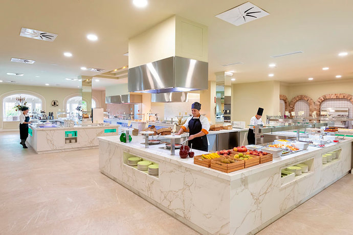 Imagen del bar/restaurante del Hotel Riu Garoé. Foto 5