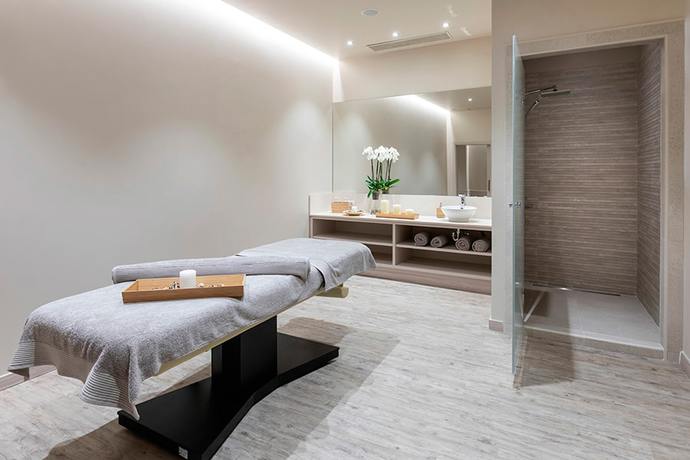 Imagen de los interiores del Hotel Riu Garoé. Foto 22