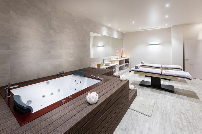 Imagen de los interiores del Hotel Riu Garoé. Foto 23