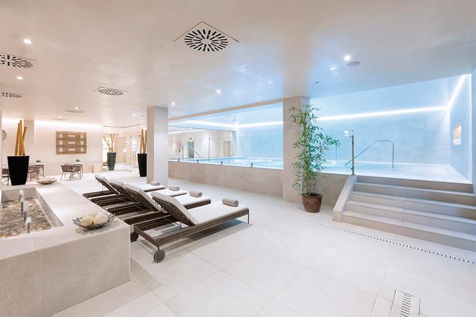 Imagen de los interiores del Hotel Riu Garoé. Foto 24