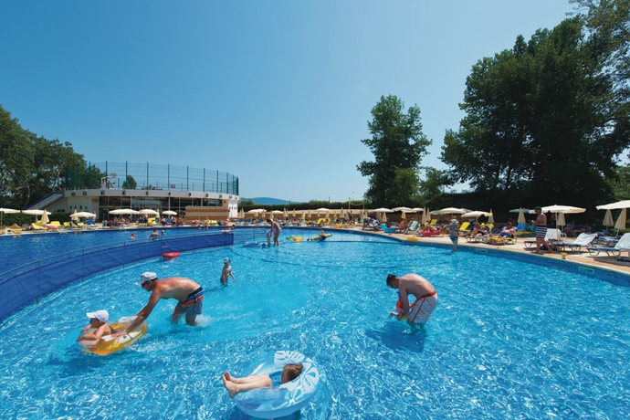 Imagen de la piscina del Hotel Riu Helios - All Inclusive. Foto 16