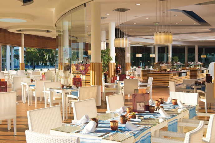 Imagen del bar/restaurante del Hotel Riu Helios - All Inclusive. Foto 8