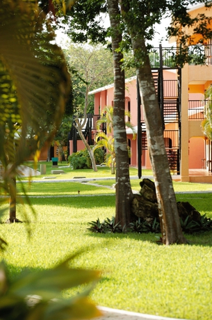 Imagen de los exteriores del Hotel Riu Lupita All Inclusive. Foto 8