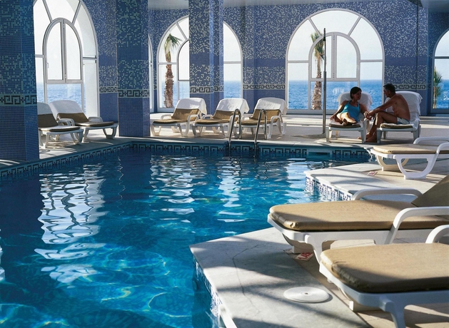 Imagen de la piscina del Hotel Riu Madeira - All Inclusive. Foto 12