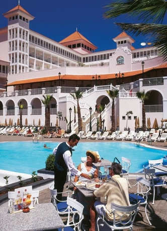 Imagen de la piscina del Hotel Riu Madeira - All Inclusive. Foto 14