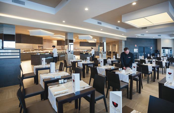 Imagen del bar/restaurante del Hotel Riu Monica - Adults Only. Foto 3