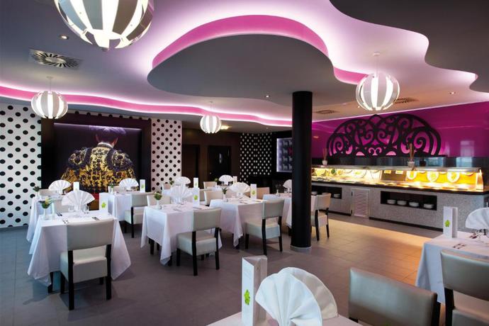 Imagen del bar/restaurante del Hotel Riu Nautilus - Adults Only. Foto 3