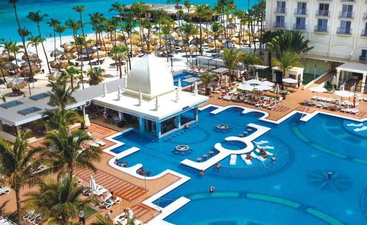 Imagen de la piscina del Hotel Riu Palace Aruba All Inclusive. Foto 23
