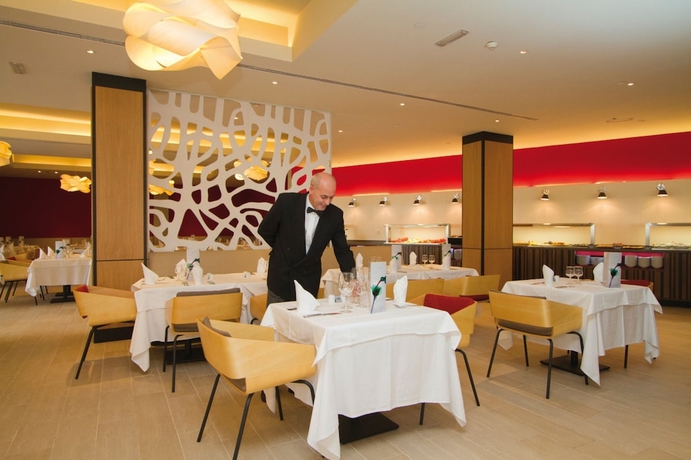 Imagen del bar/restaurante del Hotel Riu Palace Calypso - Adults Only. Foto 4