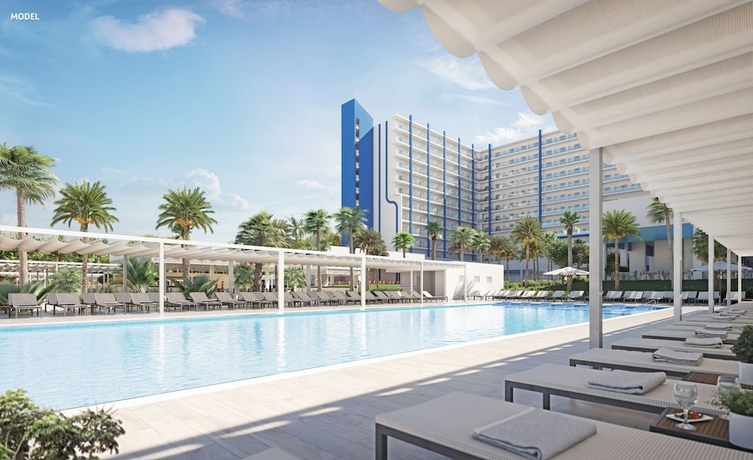 Imagen de la piscina del Hotel Riu Palace Kukulkan - Adults Only - All Inclusive. Foto 19