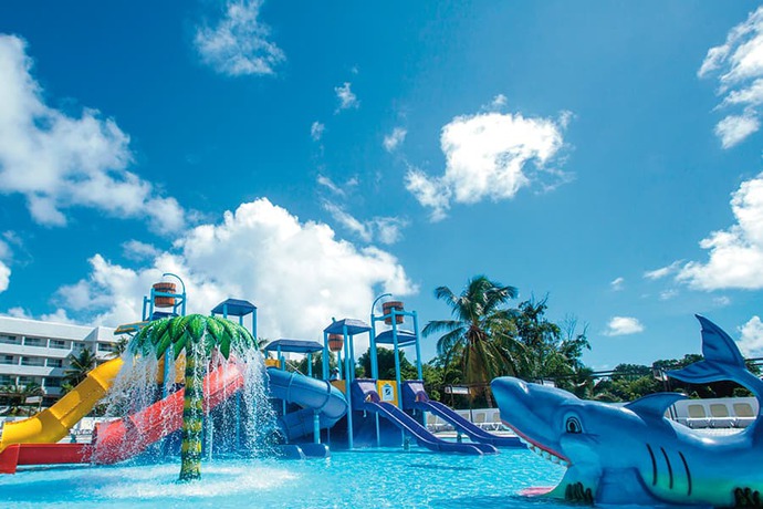 Imagen de la piscina del Hotel Riu Palace Macao - Adults Only - All Inclusive. Foto 19